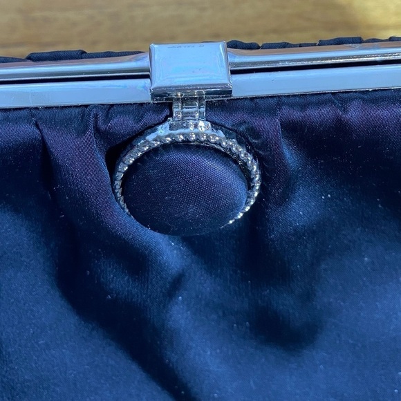 VINTAGE Black satin clutch evening Purse silver tone metallic frame and chain - Picture 6 of 10